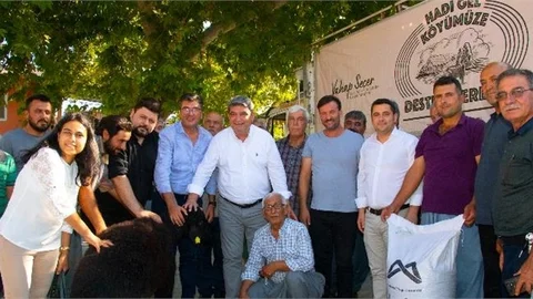 Mersin Büyükşehir Belediyesi’nin Üreticiye Desteği Devam Ediyor