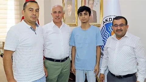Akademi Eğitim Setiyle Sınava Hazırlandı, YKS Sayısalda 543 Puanla Türkiye 496’ncısı Oldu