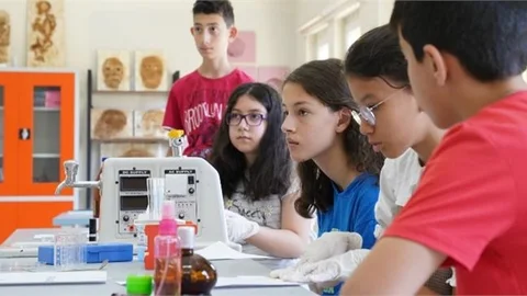 1 Milyon Öğrenci, Yaz Okullarında Hem Eğleniyor Hem Öğreniyor