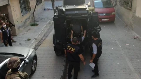 Mersin’de Terör Örgütüne Şafak Operasyonu