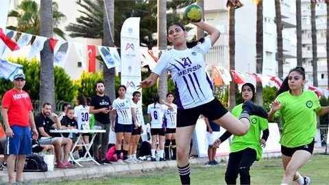 Mersinli Gençler 30 Ağustos Coşkusunu Spor Yaparak Kutladı