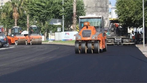 Merkezde ve Kırsalda Yol Çalışmalarına Devam