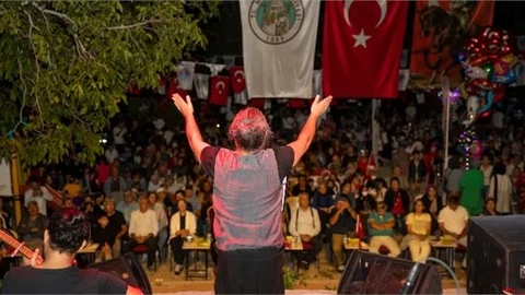 Mersin Büyükşehir Belediyesi’nden Kozlar Yaylasında Zafer Bayramı Konseri