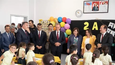 Seçer: "Zihniniz Akdeniz Kadar Açık, Notlarınız Toroslar Kadar Yüksek Olsun"