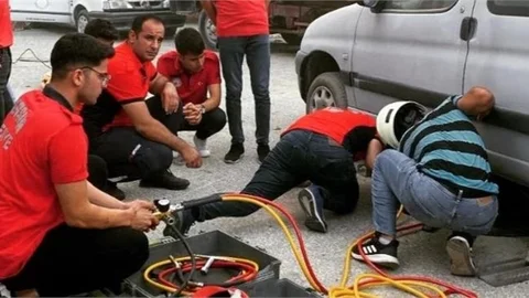 Büyükşehir İtfaiye Ekipleri Düzenli Yapılan Tatbikatlarla Eğitimlerini Sürdürüyor