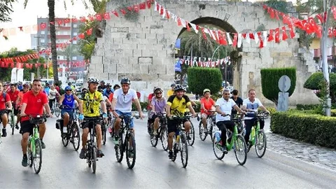 Mersin Büyükşehir Tarsus’ta Bisiklet Turu Düzenledi