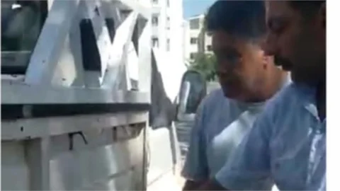 Saldırı Sırasında Bekçileri Kamyonetle Taşıdı