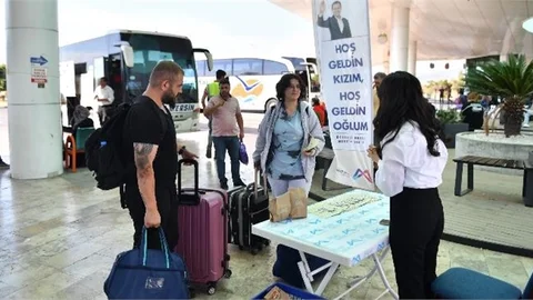 Gençler! İyi Ki Mersin’e Geldiniz
