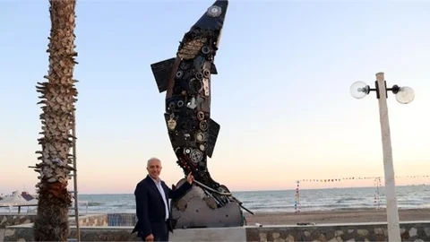 4 Metre Yüksekliğe Sahip, Toplam 3 Ton Ağırlığında…