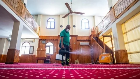 Mersin Büyükşehir, İbadethaneleri Pırıl Pırıl Yapıyor