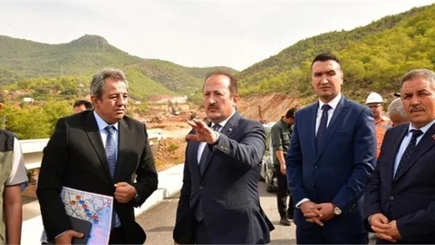 Vali Ali Hamza Pehlivan, Akdeniz Sahil Yolu Projesi Kapsamında Yapımı Tamamlanan Tüneller ve Viyadüklerde İncelemelerde Bulundu