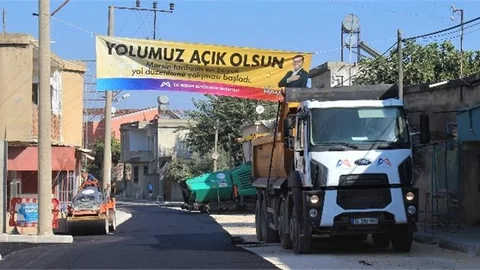 Tarsus’ta Belediye Caddesi Yenilendi
