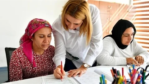 Mersin Büyükşehir’in Sosyal Destek Projeleri Sürüyor
