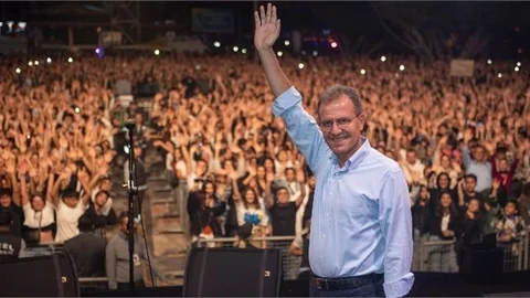 Seçer: "Gençler! Başkan Olduğum Sürece Rahat Olun"