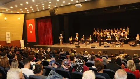 Bozkırın Tezenesi Neşet Ertaş Sevilen Türküleriyle Anıldı