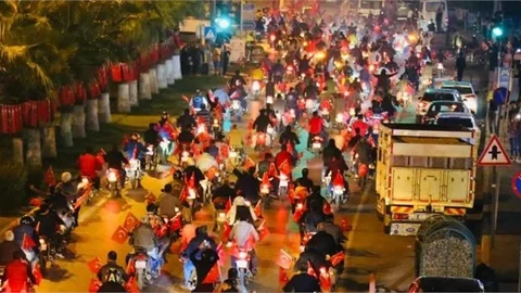 Cumhuriyet Kutlamaları Kapsamında, Erdemli Belediyesi Çatısı Altında Bir Araya Gelen 1923 Motor Tutkunu Konvoy Yaptı