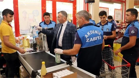 Akdeniz Belediyesi Zabıta Müdürlüğü Ekipleri Zincir Marketleri Denetledi