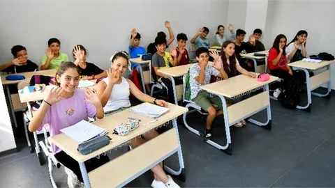 Mersin Büyükşehir’in Kurs Merkezleri, YKS ve LGS Öğrencilerini Memnun Ediyor