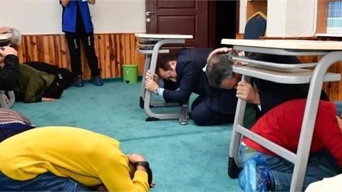 Vali Ali Hamza Pehlivan, Deprem Anı ve Tahliye Tatbikatına Katıldı