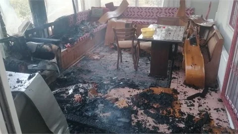 Şömine Ateşi Evi Küle Çevirdi