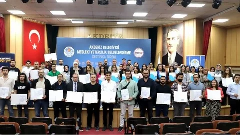 Akdeniz Belediyesi, Gençlere İstihdam Kapılarını Açmaya Devam Ediyor