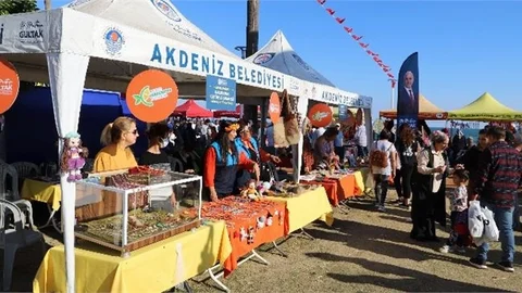 Akdeniz Belediyesi Mersin Narenciye Festivalinde Konukların İlgi Odağı Oldu