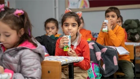 ‘süt Senin Gurur Mersin’in’ Projesinde 3,5 Milyon Kutu Süt Dağıtıldı