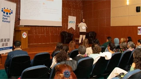 Üretici Kadınlara Dijital Pazarlama Eğitimi Verildi