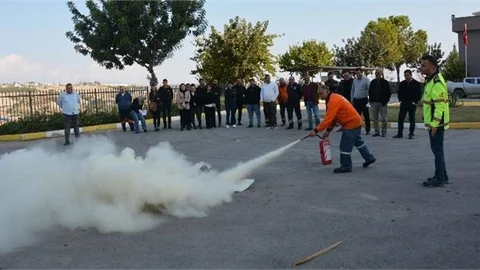 Mersin Büyükşehir Personeli Yangın Konusunda Bilgilendiriliyor