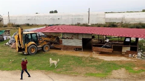 Akdeniz’de Kaçak Yapılar Yıkılıyor