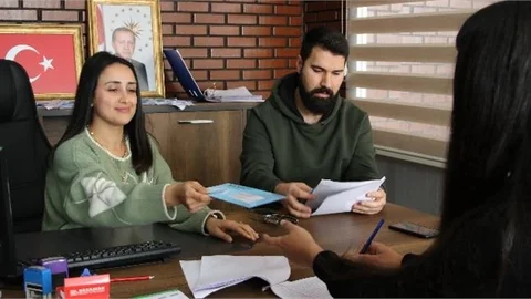 Üniversite Öğrencilerine Eğitim Desteği Kartlarının Dağıtımı Başladı