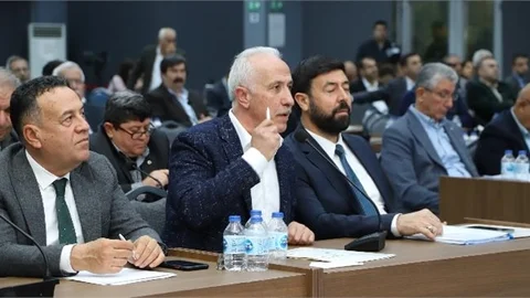 Başkan Gültak, Mersin Kent Konseyi’ni Sert Sözlerle Eleştirdi