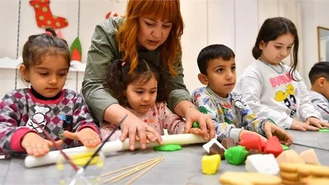 Yılbaşı Kurabiyeleri Çocuklardan