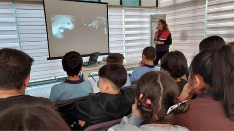 Jandarmadan Öğrencilere Siber Farkındalık Eğitimi