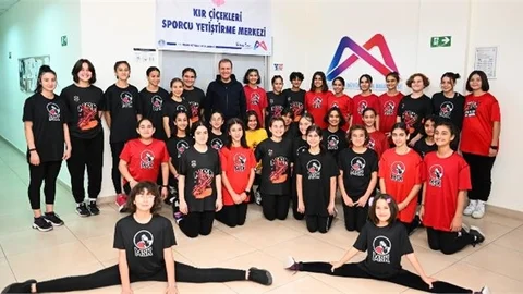 Başkan Seçer, Büyükşehir’in "Kır Çiçekleri" İle Buluştu