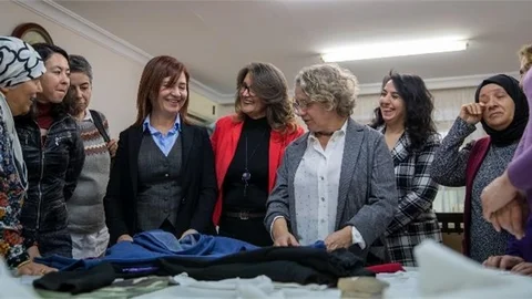 Hacer Foggo Mersin Büyükşehir’in Sosyal Hizmetlerini Yerinde İnceledi