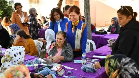 Mersin Büyükşehir İle Evde Gizli Kalmış Kadın İş Gücü Ortaya Çıkıyor