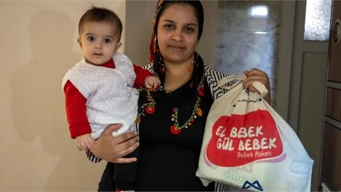 30 Bin "El Bebek Gül Bebek" Paketi Ailelere Ulaştırıldı