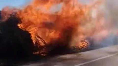 Çalılık Alanda Çıkan Yangın Korkuttu