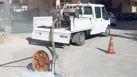 Mersin Büyükşehir Ekipleri, Zararlılarla Mücadele Çalışmasına Kış Aylarında da Devam Ediyor