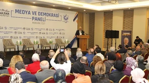 Akdeniz’de Medya ve Demokrasi Paneli