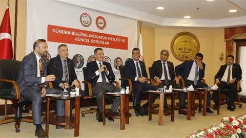 "Dünden Bugüne Avukatlık Mesleği ve Güncel Sorunlar" Paneli Düzenlendi