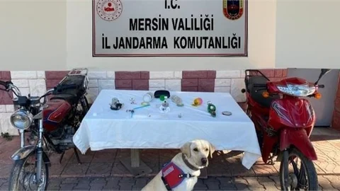 Uyuşturucu Satıcıları Jandarmadan Kaçamadı