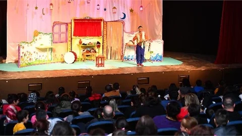 Yeni Çocuk Oyunu "Dünyanın Eski Zamanlarında" Sahnelendi