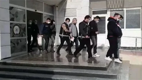 Mersin'de FETÖ/pdy Silahlı Terör Örgütüne Operasyon