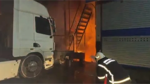 Mersin'de İş Yerinde Yangın