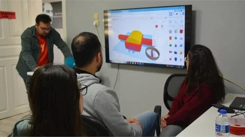 Mersin Büyükşehir, Geleceğin Bilim İnsanları İçin Destek Çalışmalarını Sürdürüyor