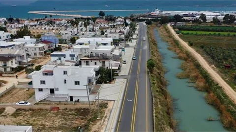 Mersin Büyükşehir, Taşucu Mahallesi’nde Önemli Yolları Yeni Yüzüne Kavuşturdu
