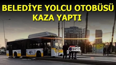 Belediye Otobüsü Kaza Yaptı