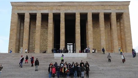 Başkan Gültak, Bilsem Öğrencilerine Ankara Gezisi Hediye Etti